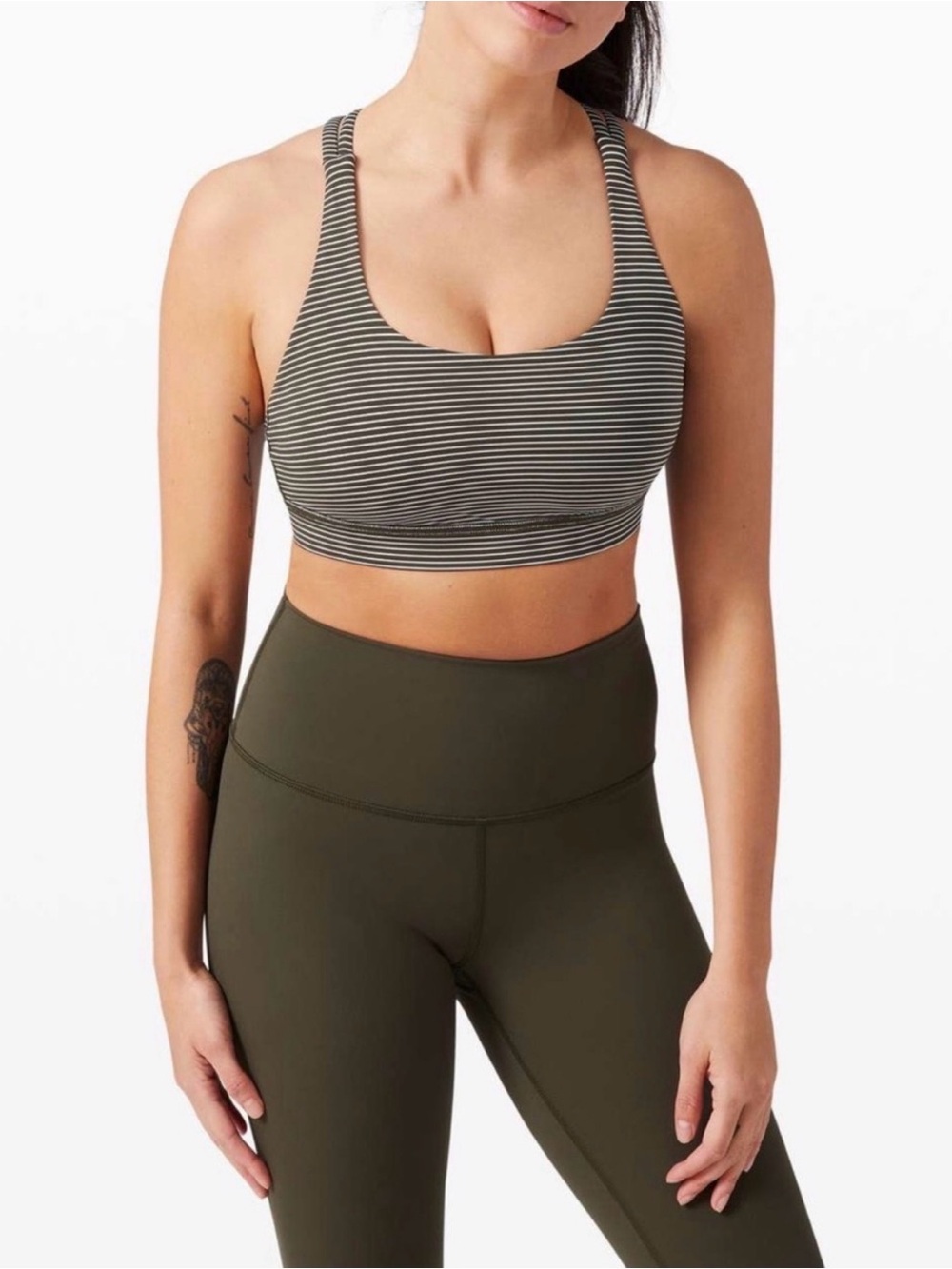 Lululemon Energy Bra in Olive/white, size 8, EUC
